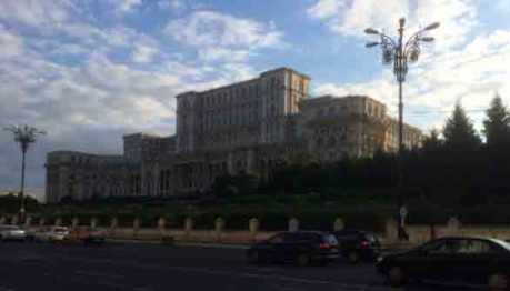 Bucharest_Peoples_Palace_Ju